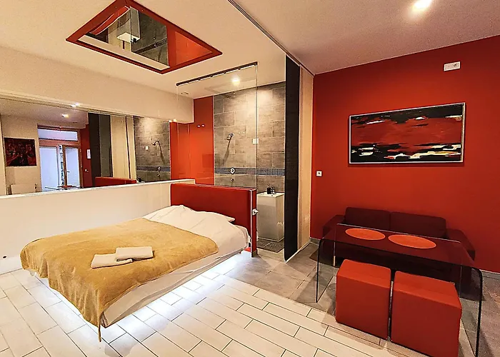 Mirror Apartments