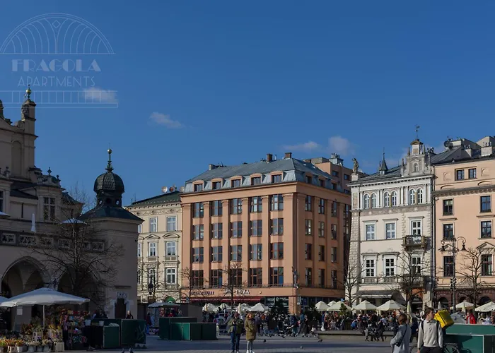 Feniks Main Square By Fragola Collection