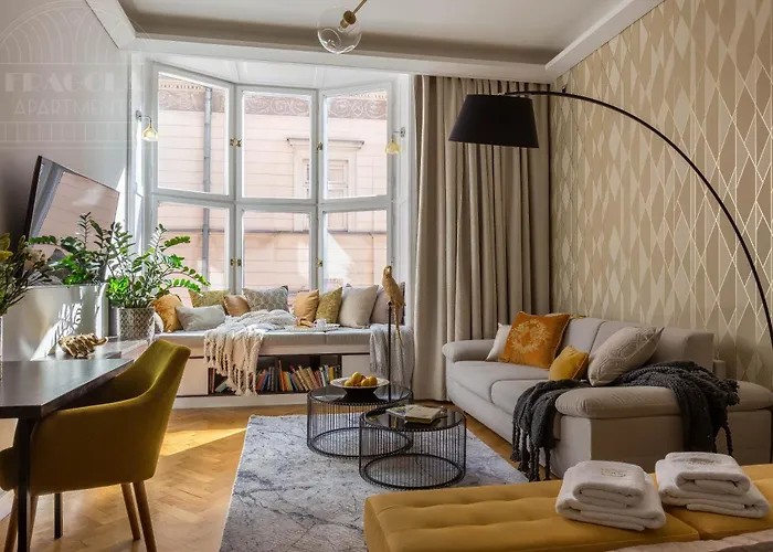 Feniks Main Square By Fragola Collection